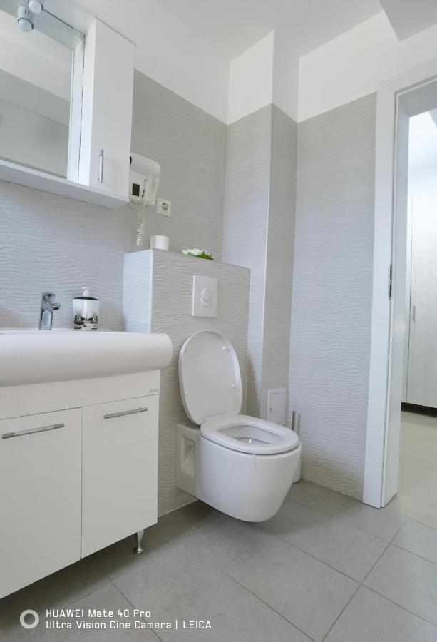 Garsoniera De La Mare Apartment Mangalia Ngoại thất bức ảnh